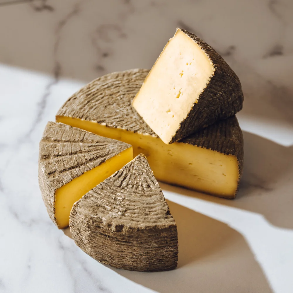 stony pond swallow tail tomme